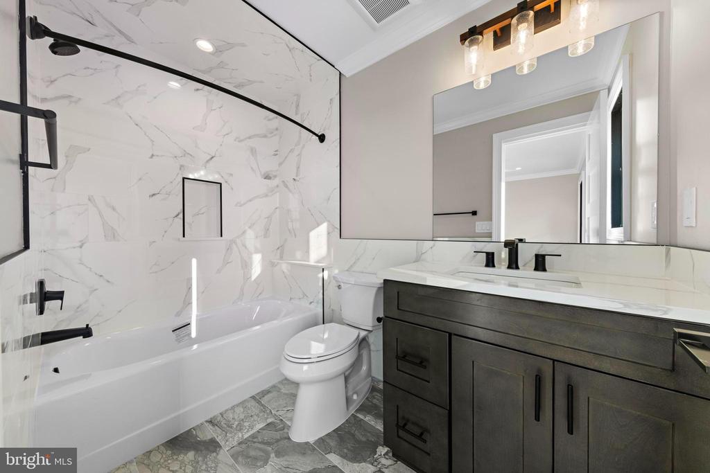 334 W 19TH STREET