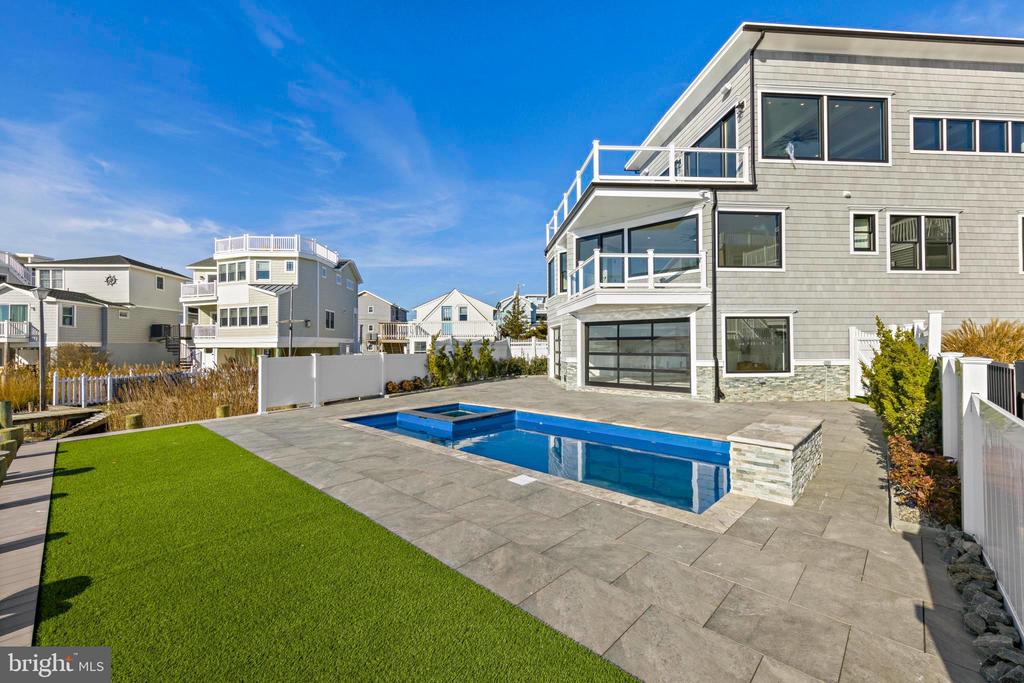 334 W 19TH STREET