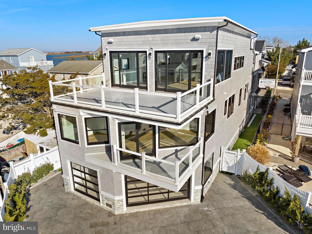 334 W 19TH STREET