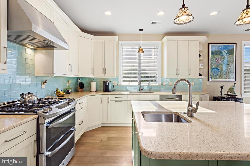 15 E 16TH STREET
