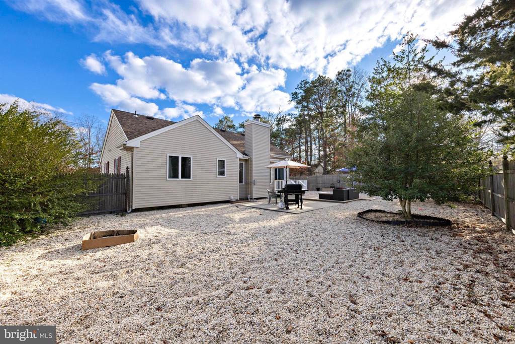 60 LIGHTHOUSE DRIVE
