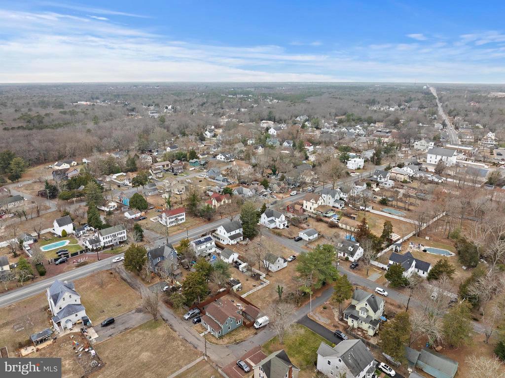 654 E BAY AVENUE