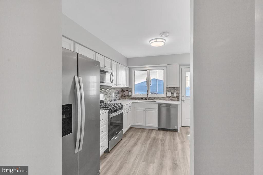 4 CEDAR AVENUE