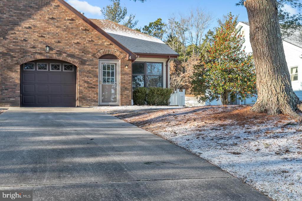 4 CEDAR AVENUE