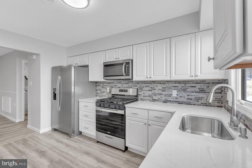 4 CEDAR AVENUE