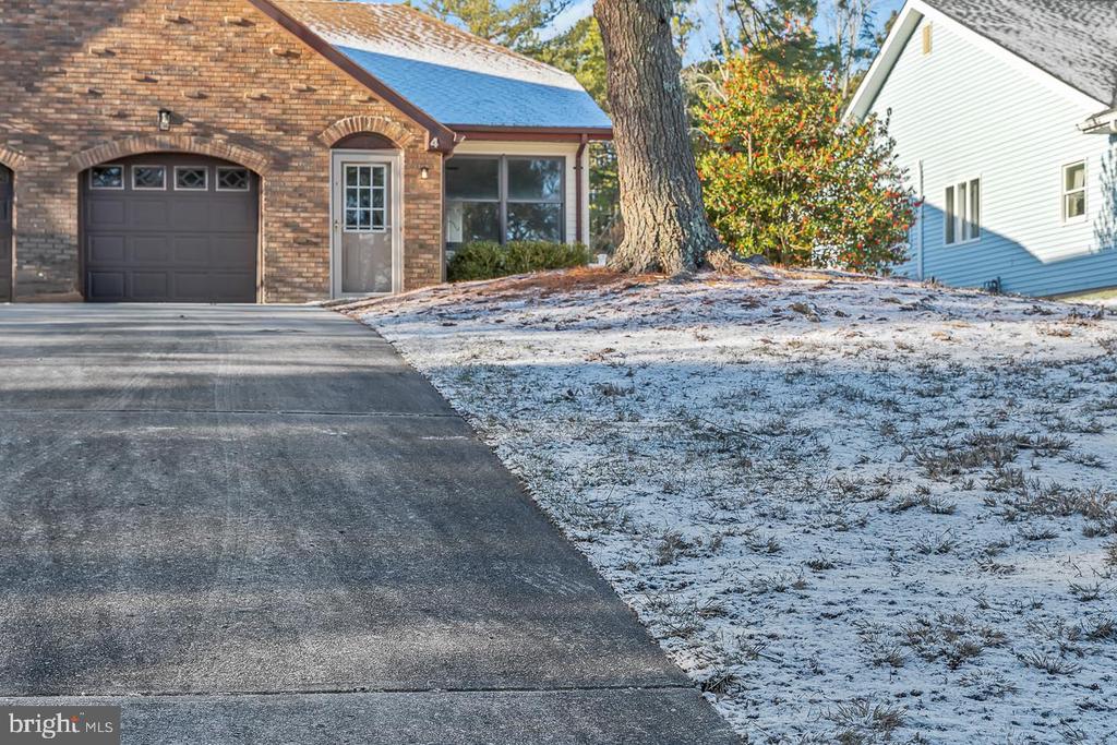 4 CEDAR AVENUE