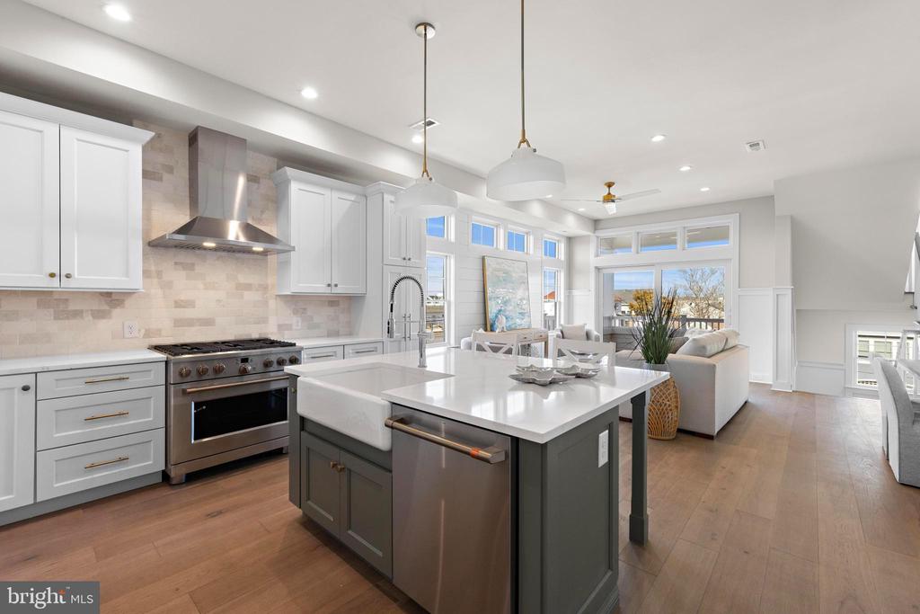 4 E 19TH STREET Unit: B