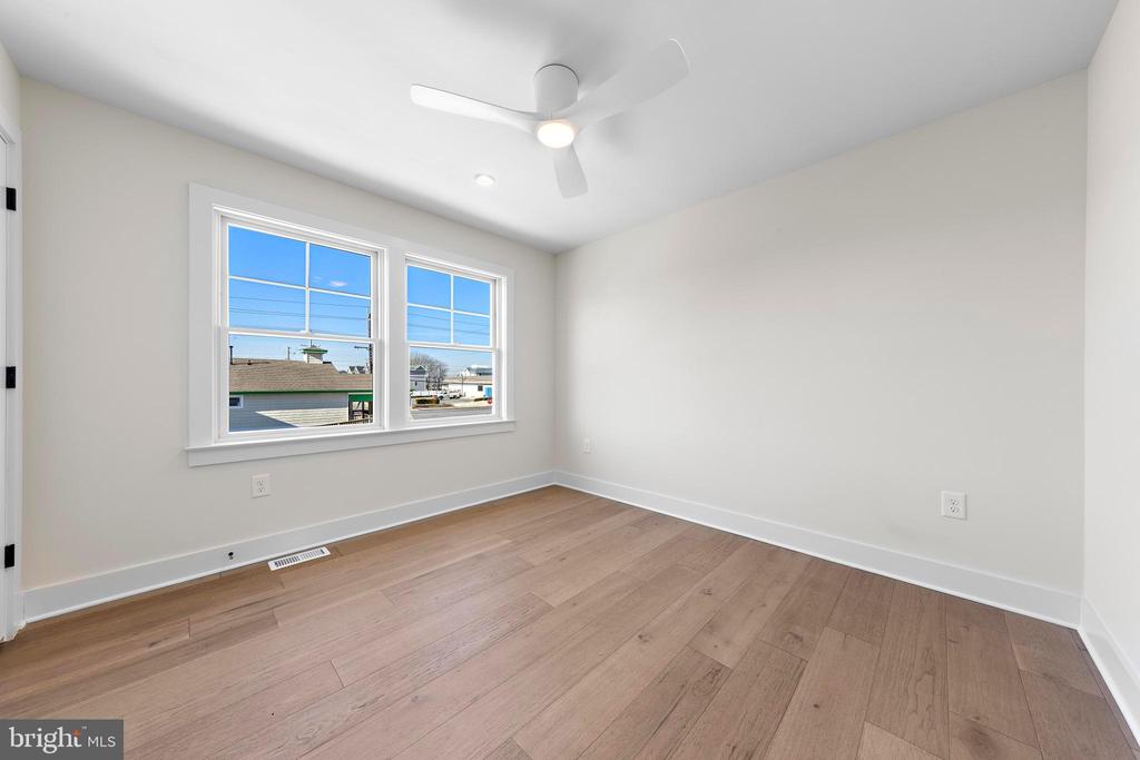 4 E 19TH STREET Unit: B