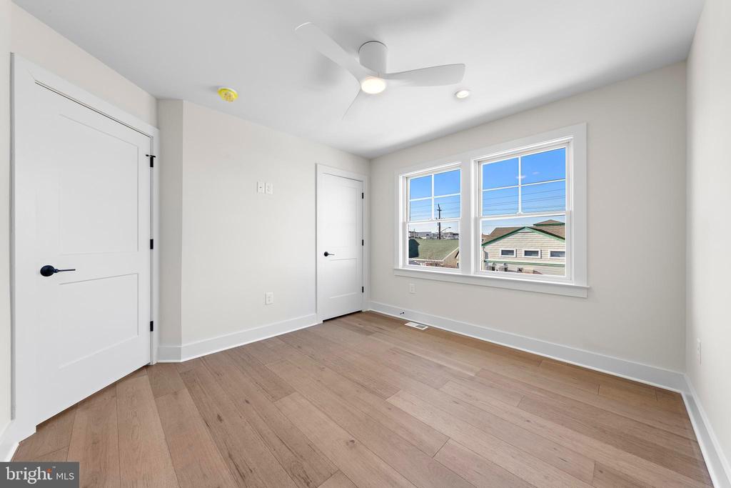 4 E 19TH STREET Unit: B