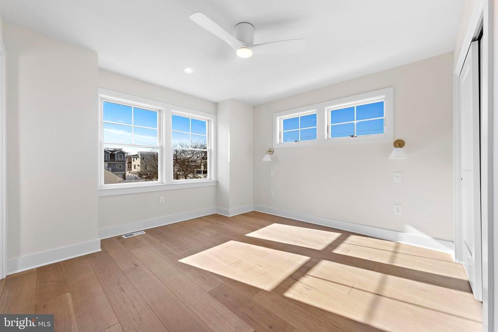 4 E 19TH STREET Unit: B