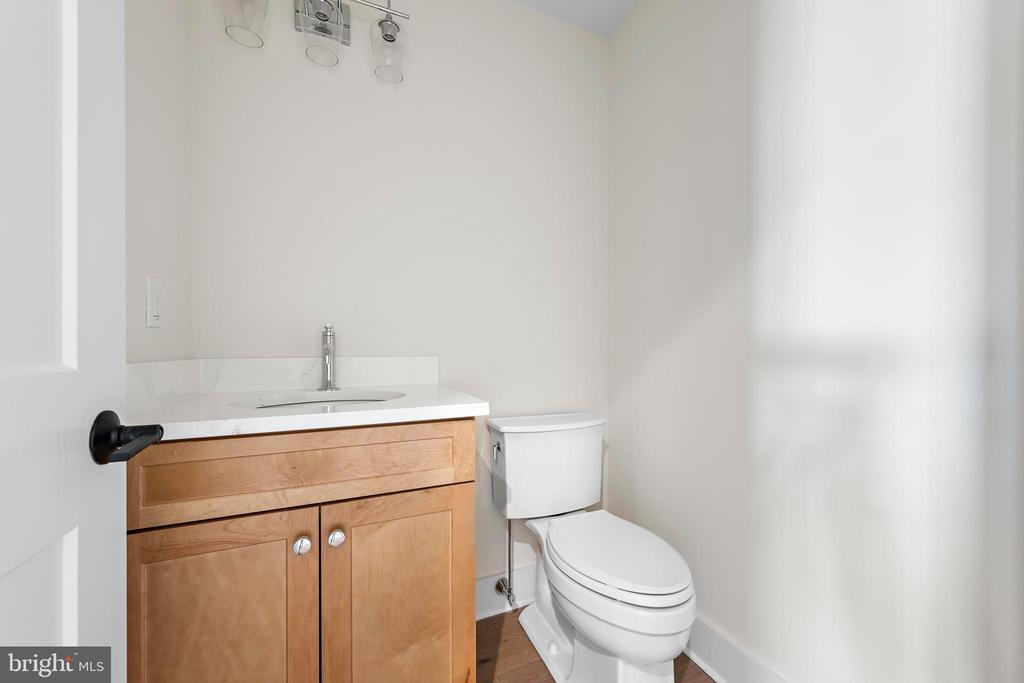 4 E 19TH STREET Unit: B