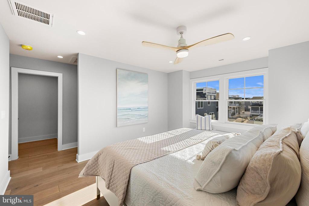 4 E 19TH STREET Unit: B