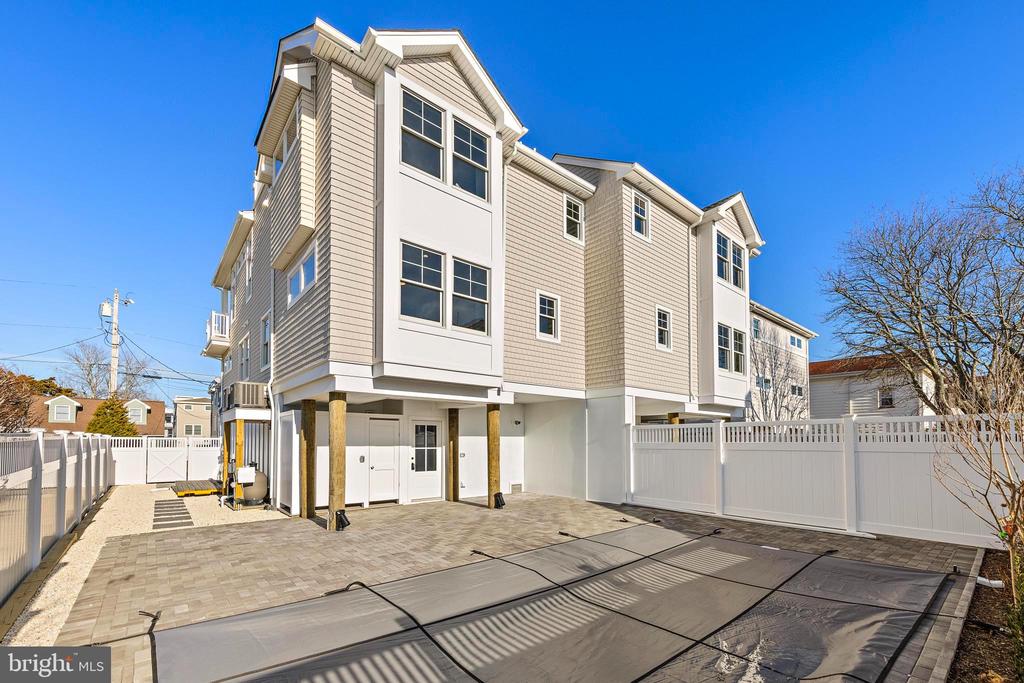4 E 19TH STREET Unit: B