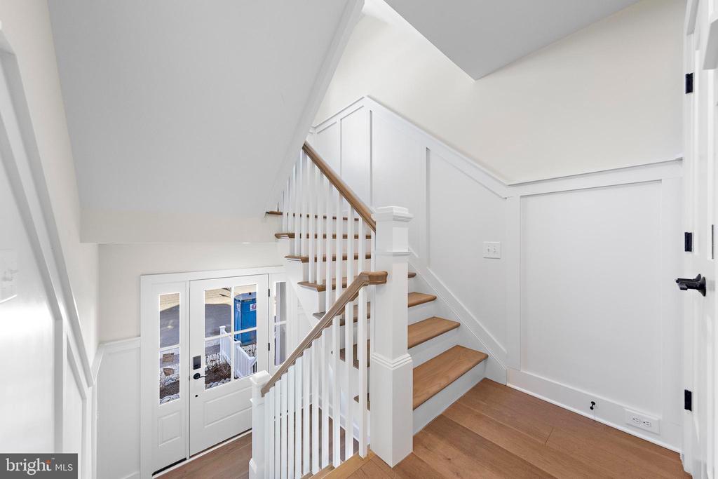 4 E 19TH STREET Unit: B