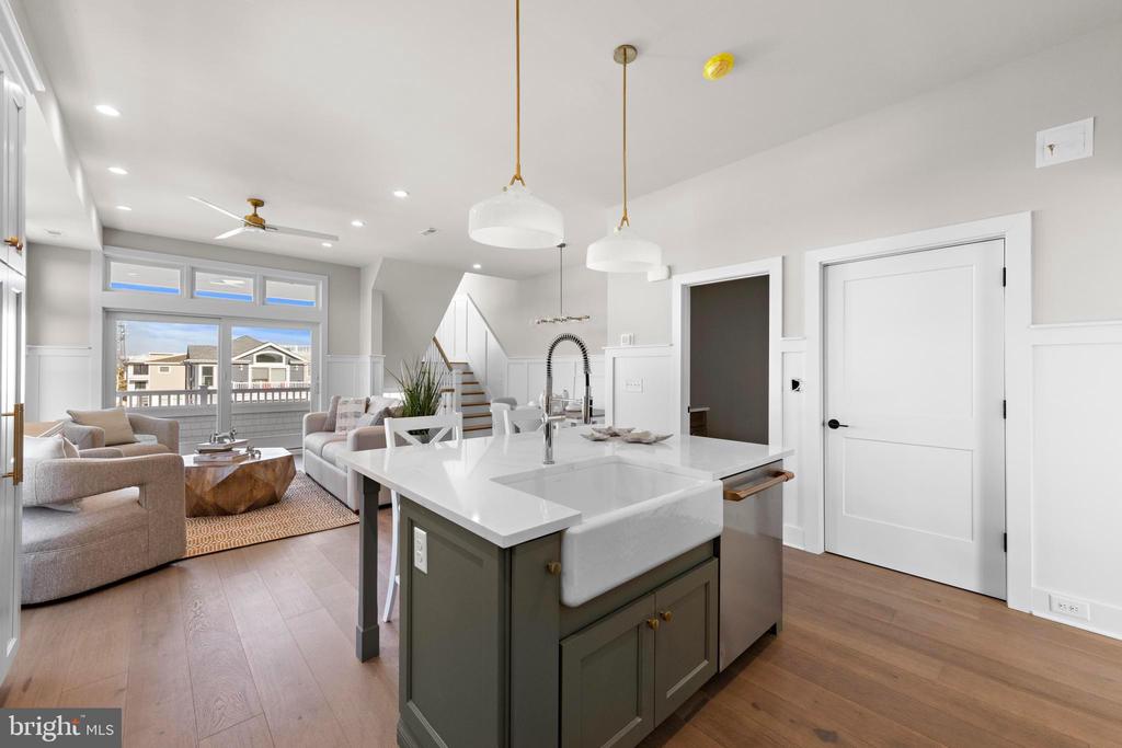 4 E 19TH STREET Unit: B