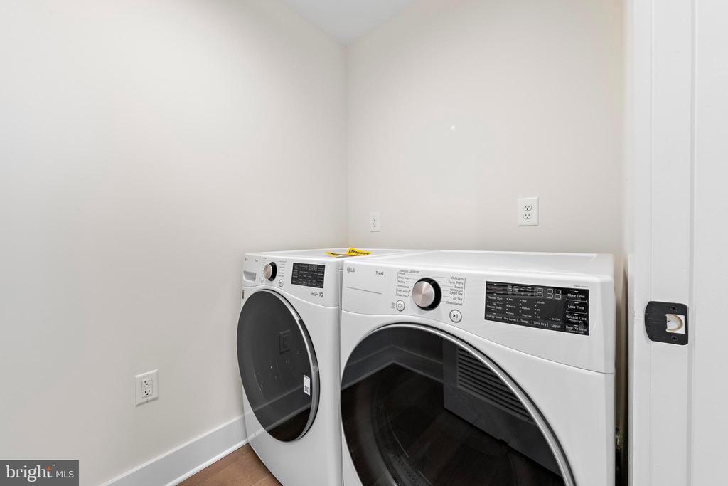 4 E 19TH STREET Unit: B