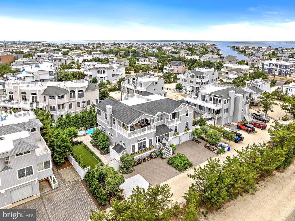 107 LONG BEACH BLVD