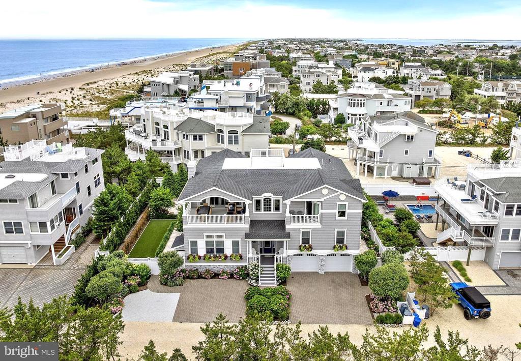 107 LONG BEACH BLVD