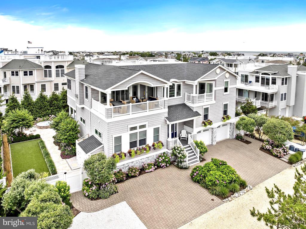 107 LONG BEACH BLVD
