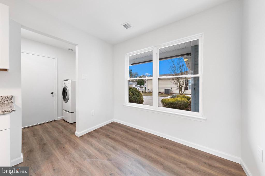 208 LANTERN PLACE