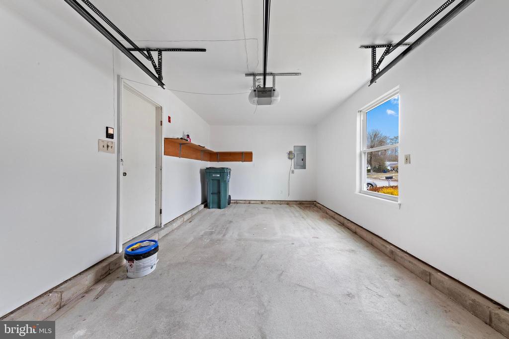 208 LANTERN PLACE