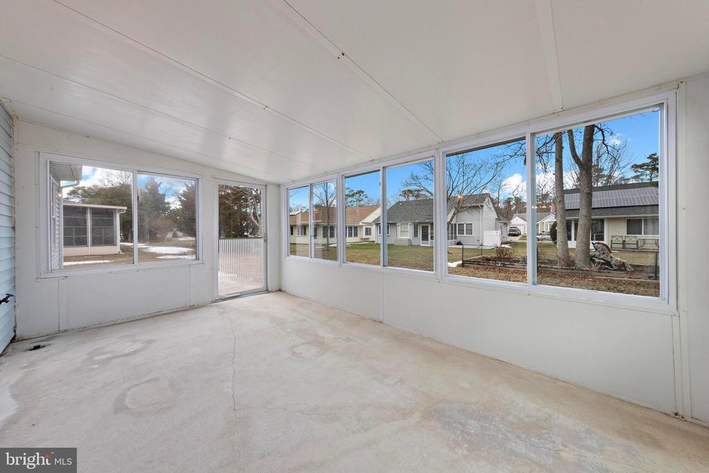 208 LANTERN PLACE