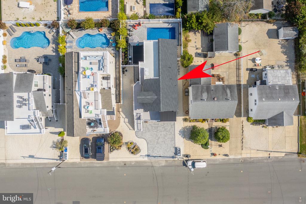 261 DIVISON AVE