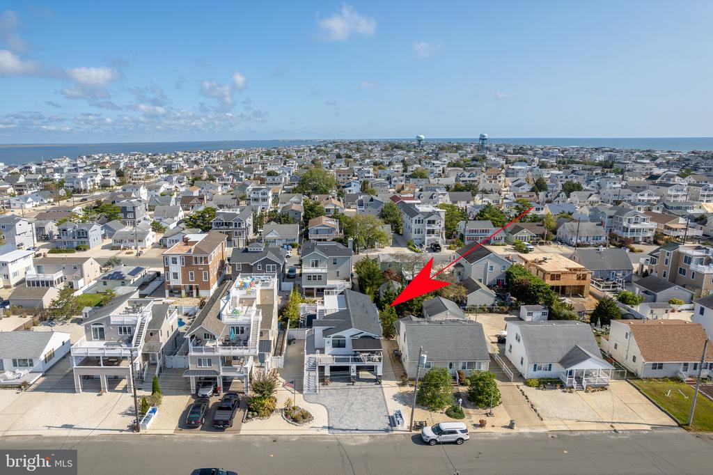 261 DIVISON AVE