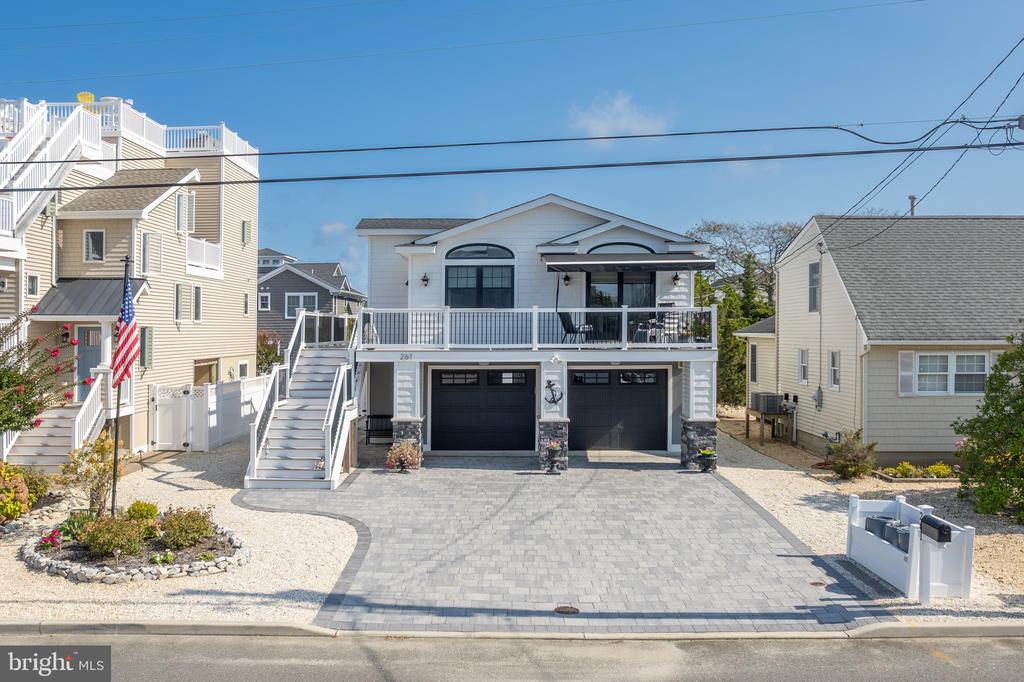 261 DIVISON AVE