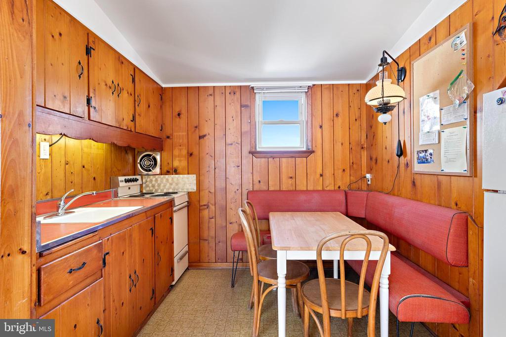 15 W CAROLINA AVENUE