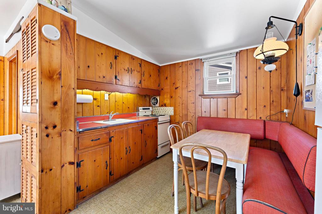 15 W CAROLINA AVENUE