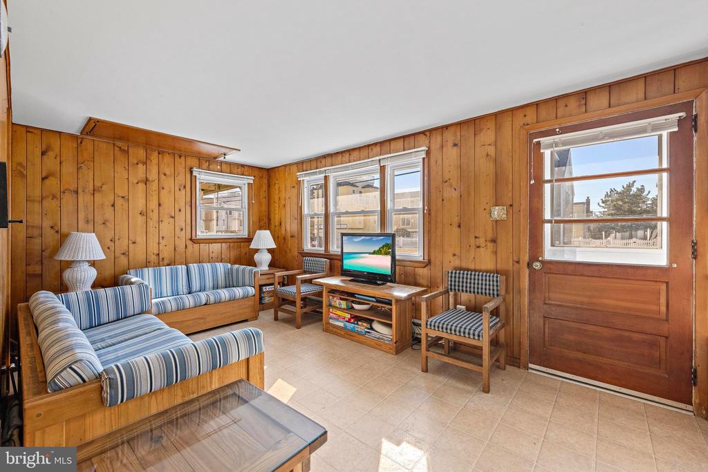 15 W CAROLINA AVENUE