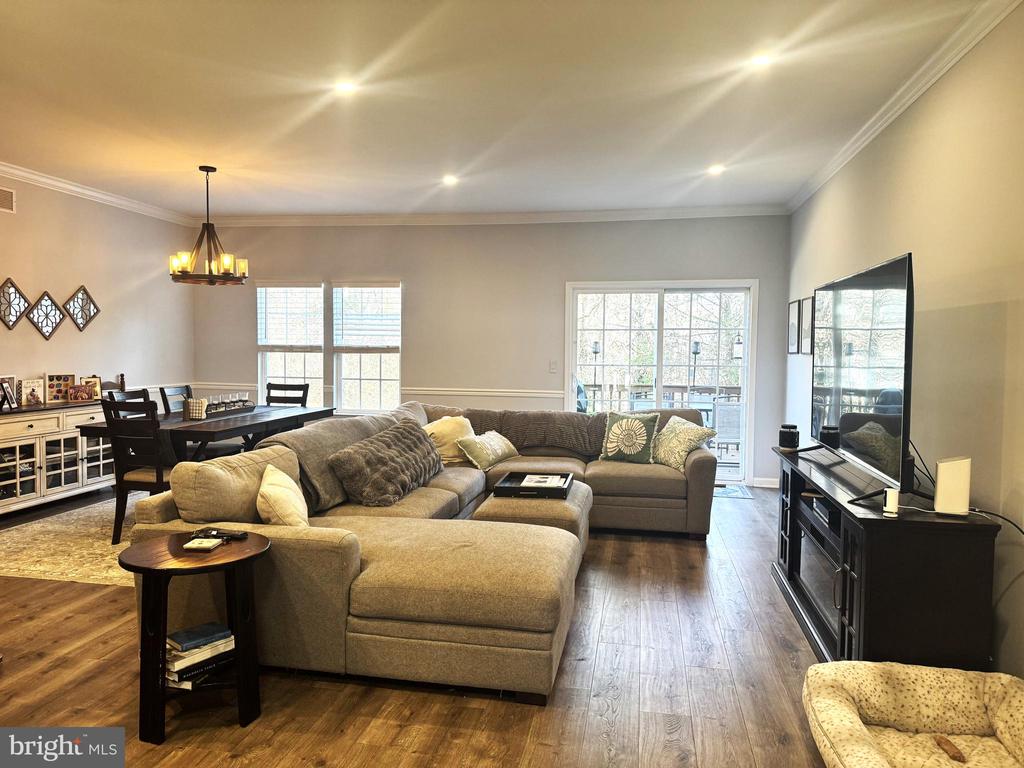 19 OCEAN BREEZE COURT