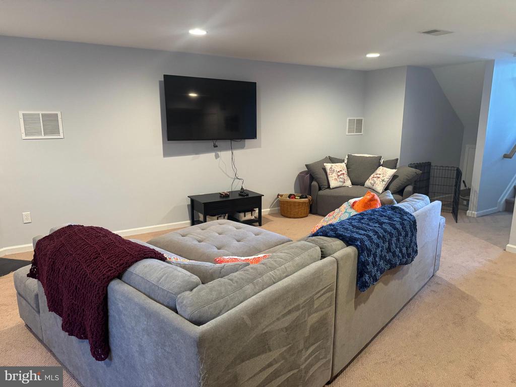 19 OCEAN BREEZE COURT