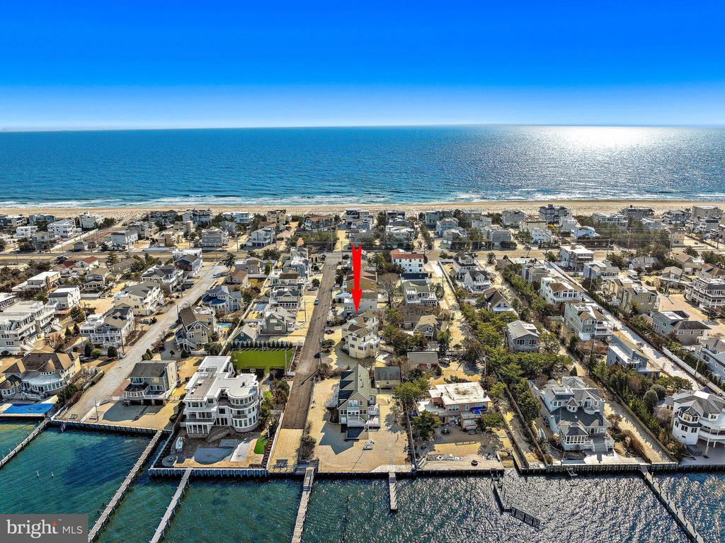 108 ROXIE AVENUE Unit: 2