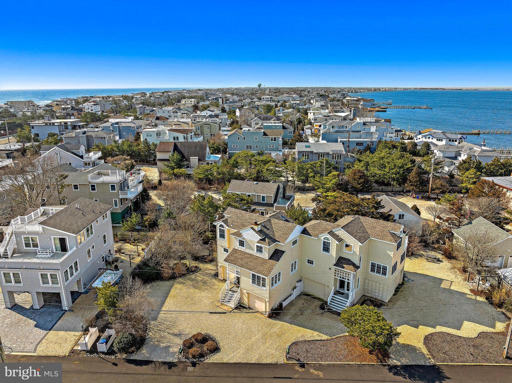 108 ROXIE AVENUE Unit: 2