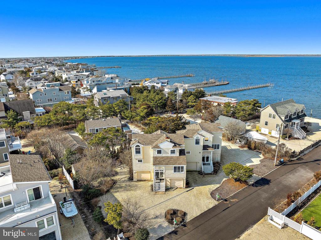 108 ROXIE AVENUE Unit: 2