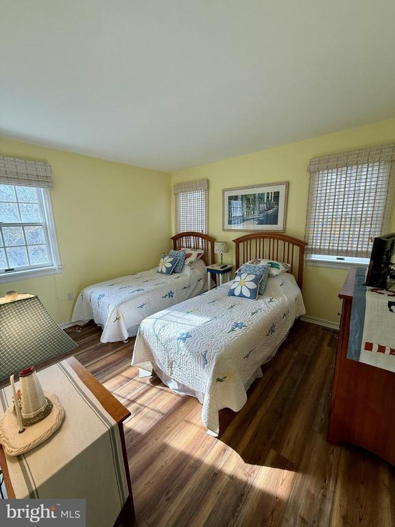 108 ROXIE AVENUE Unit: 2