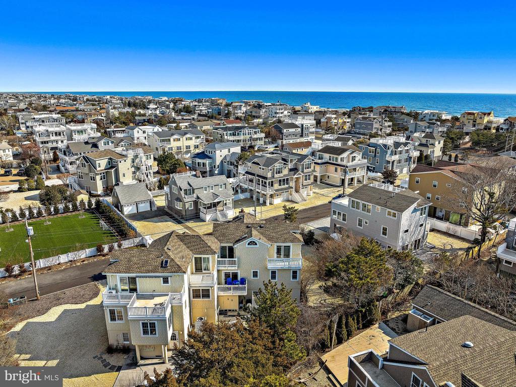 108 ROXIE AVENUE Unit: 2
