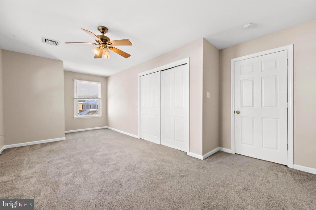 40 W PENNSYLVANIA AVENUE Unit: B