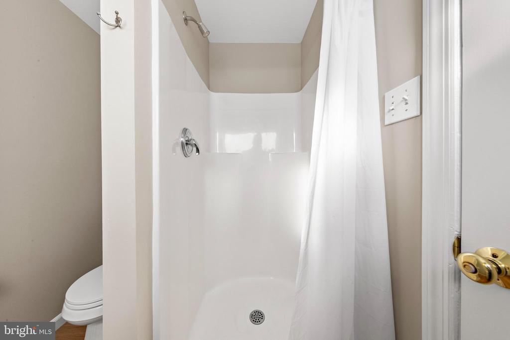40 W PENNSYLVANIA AVENUE Unit: B