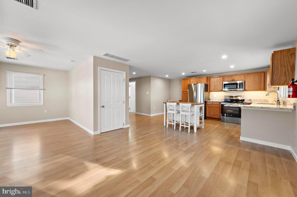 40 W PENNSYLVANIA AVENUE Unit: B