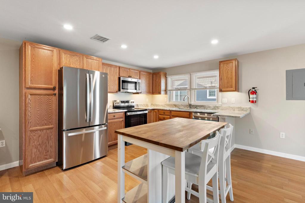 40 W PENNSYLVANIA AVENUE Unit: B