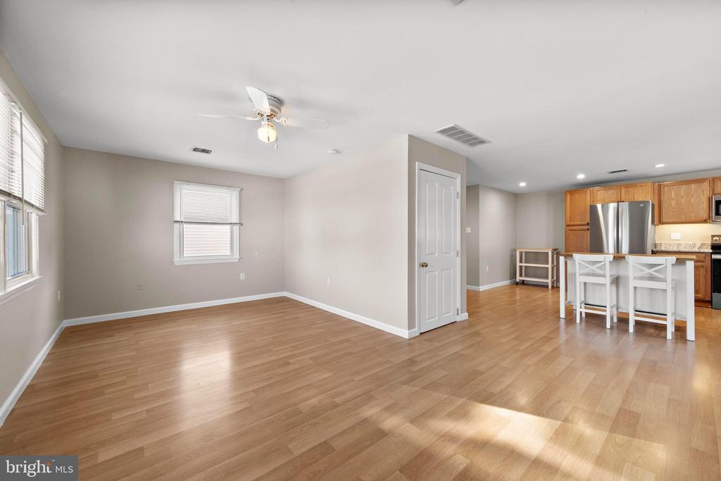 40 W PENNSYLVANIA AVENUE Unit: B