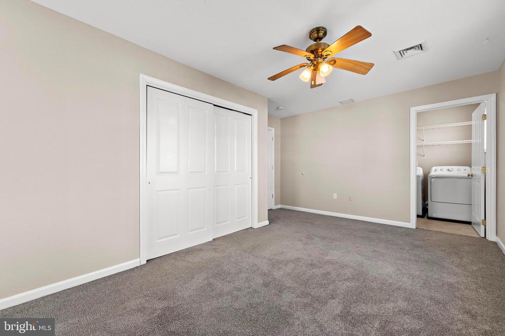 40 W PENNSYLVANIA AVENUE Unit: B