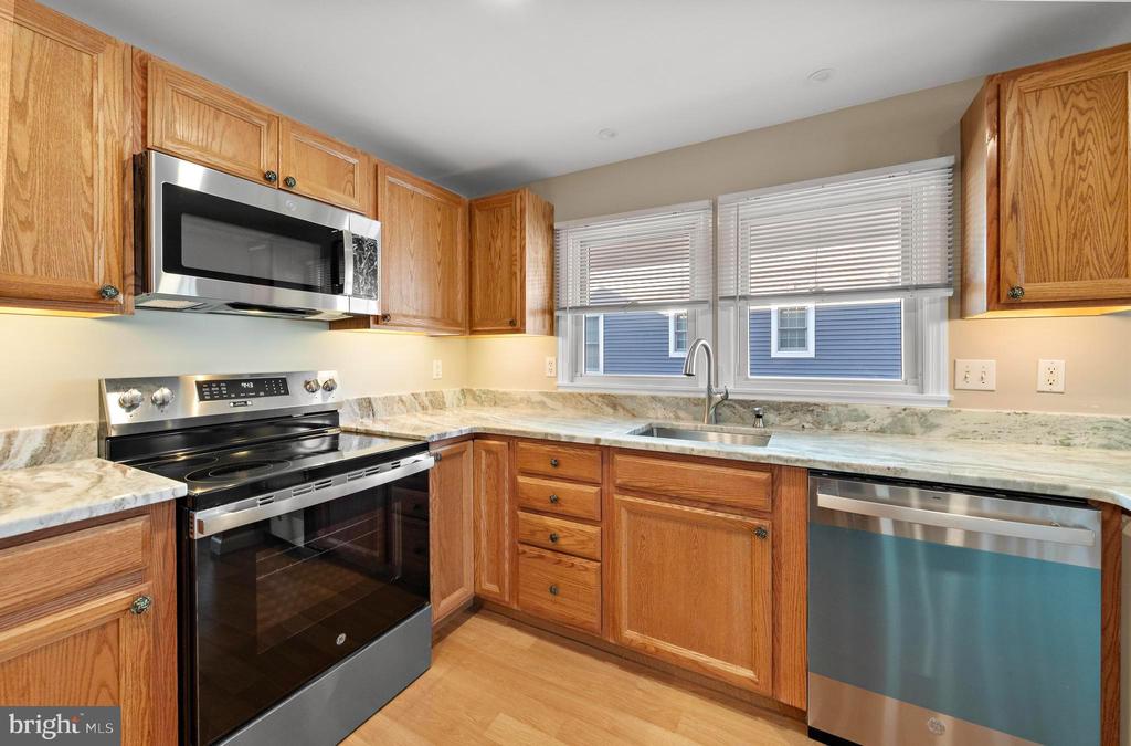 40 W PENNSYLVANIA AVENUE Unit: B