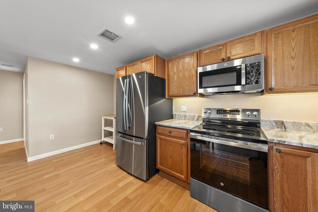 40 W PENNSYLVANIA AVENUE Unit: B