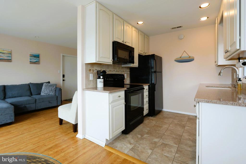 3601 LONG BEACH BLVD. Unit: 11
