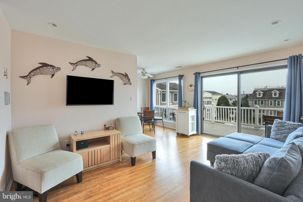 3601 LONG BEACH BLVD. Unit: 11