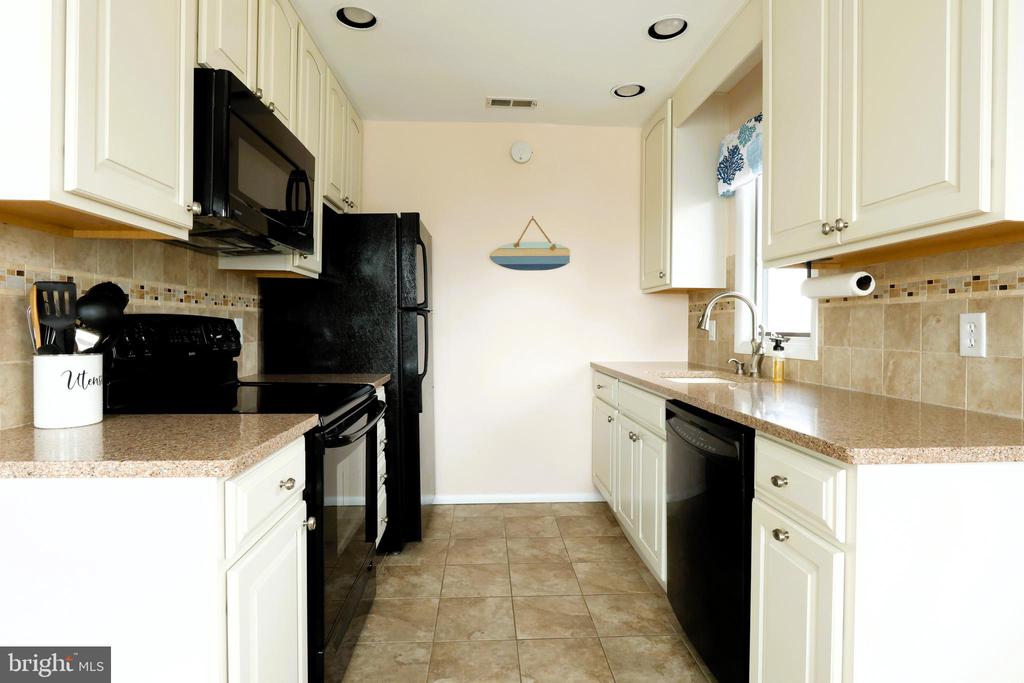 3601 LONG BEACH BLVD. Unit: 11